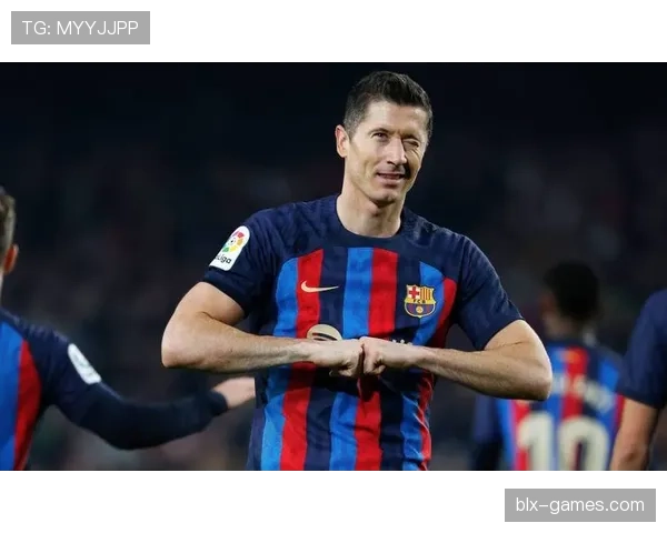 莱万多夫斯基职业生涯转会费总和及转会轨迹分析